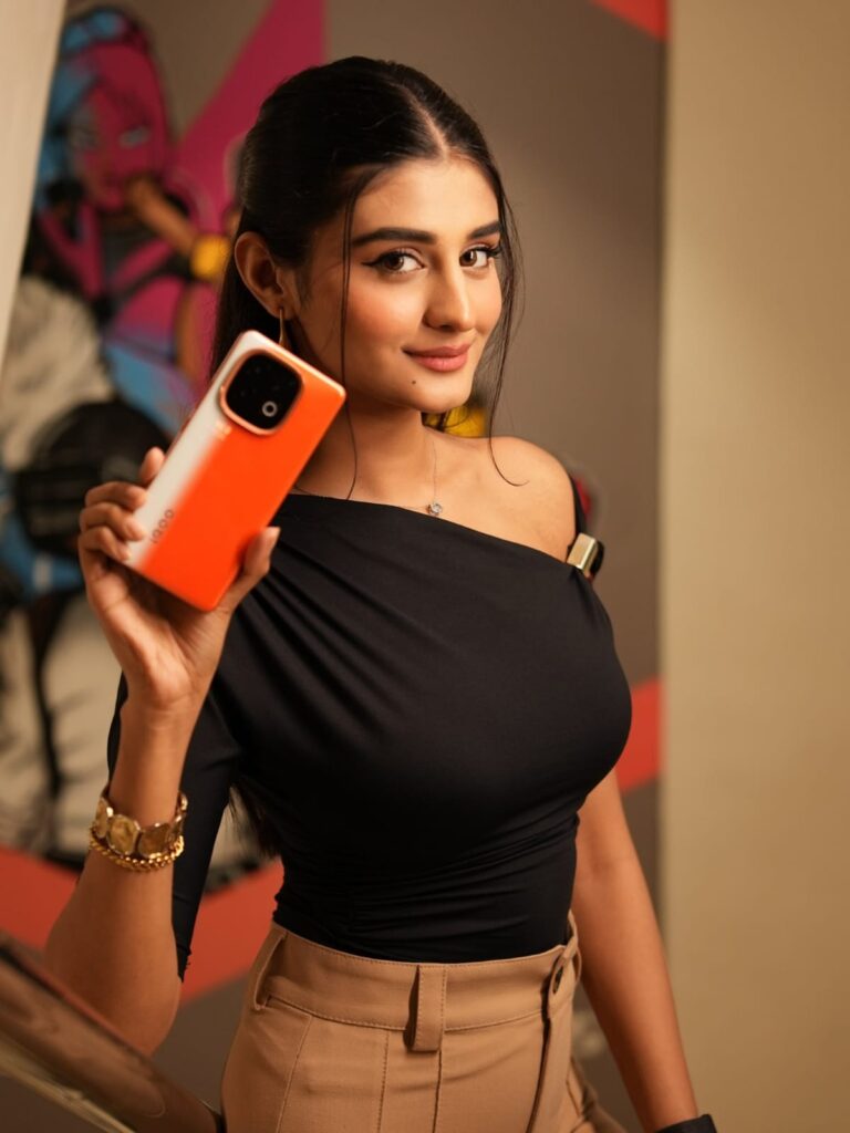 Payal Gaming Viral Video Case: Anjali Arora breaks silence on the Anjali Arora Viral MMS trauma. Learn how the Kacha Badam star faced professional loss and why she stands with Payal Gaming.